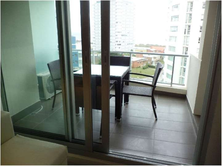 Apartamento en venta en Biarritz, Punta Del Este