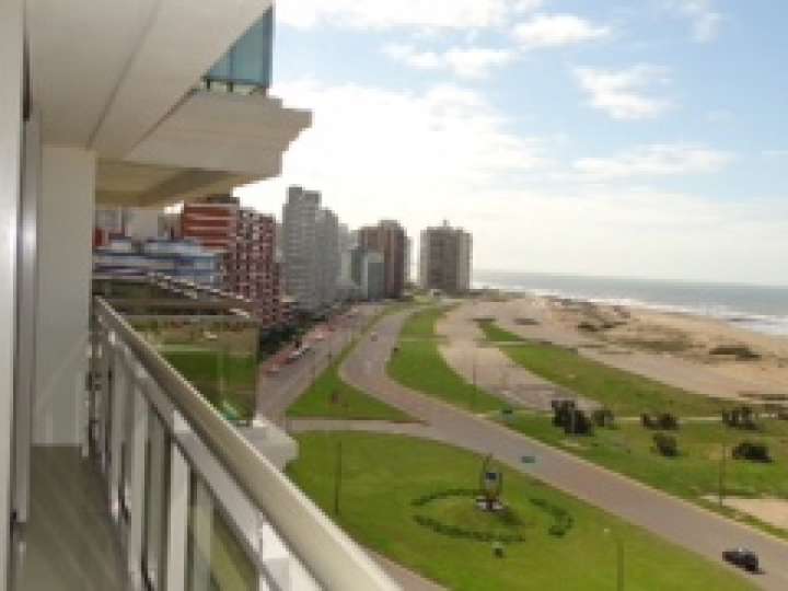 Apartamento en venta en Rambla Lorenzo Batlle Pacheco, Punta Del Este