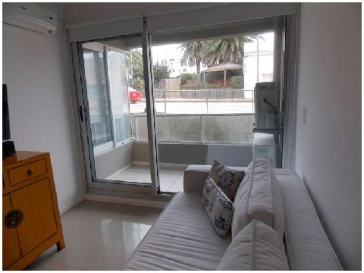 Apartamento en venta en 2 de Febrero (Calle 10), Punta Del Este
