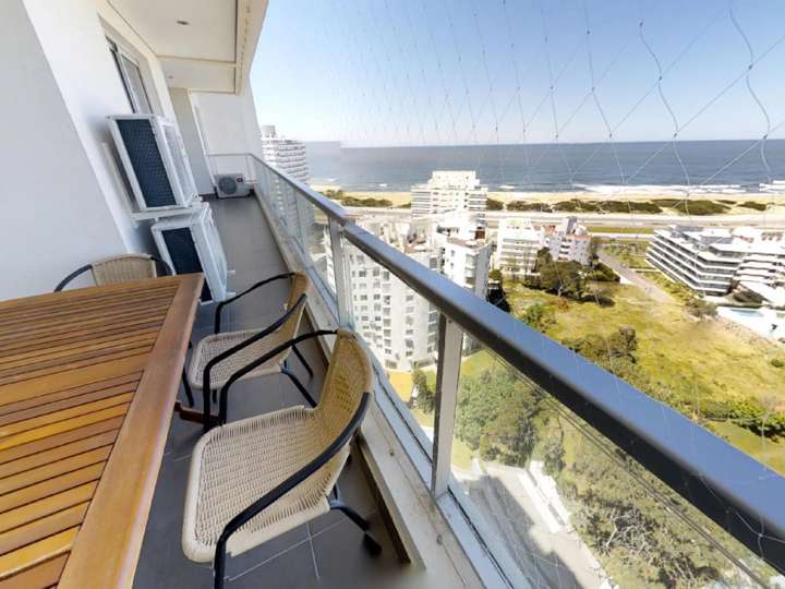 Apartamento en venta en Biarritz, Punta Del Este