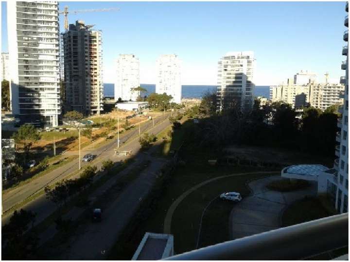 Apartamento en venta en Avenida San Remo, Punta Del Este
