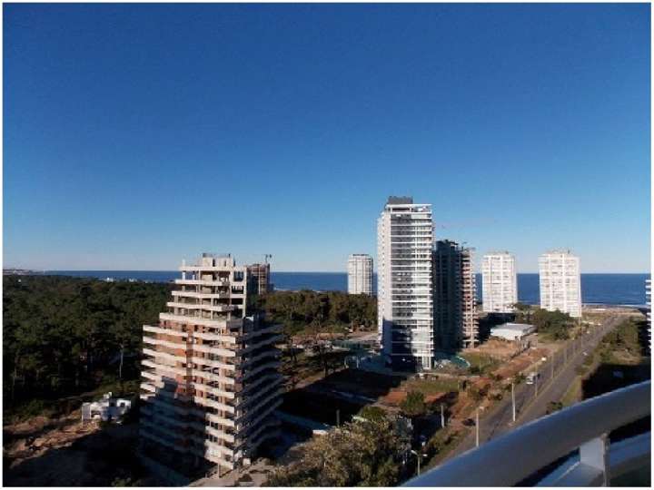 Apartamento en venta en Avenida San Remo, Punta Del Este
