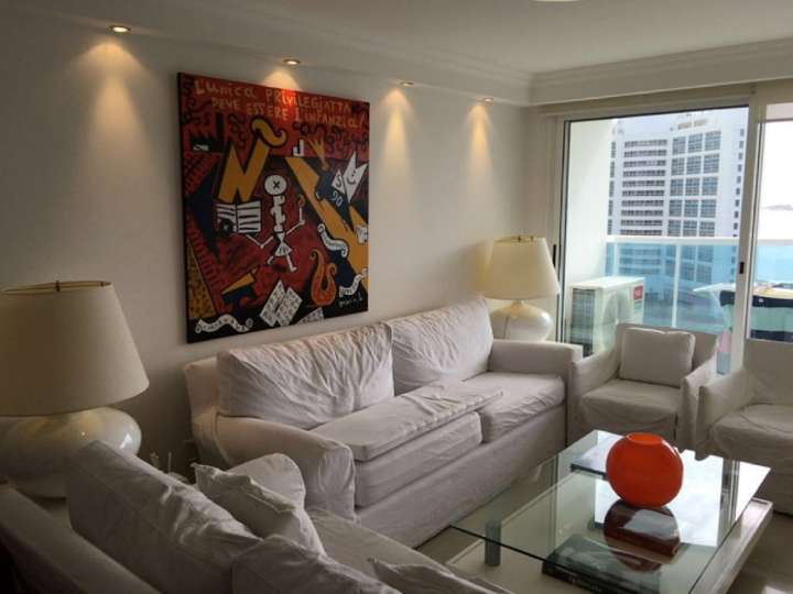 Apartamento en venta en Avenida Francia, Punta Del Este