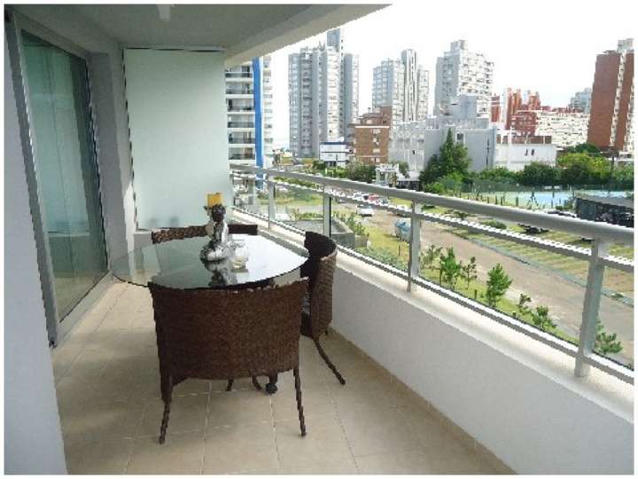 Apartamento en venta en Avenida Chiverta, Punta Del Este
