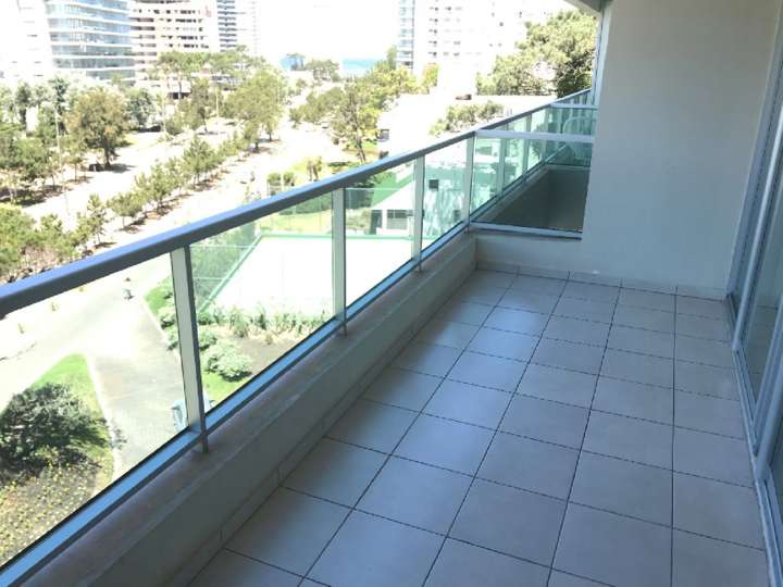 Apartamento en venta en Avenida Franklin Delano Roosevelt, Punta Del Este