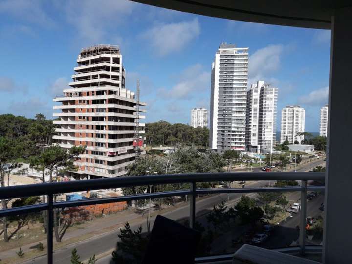 Apartamento en venta en Avenida San Remo, Punta Del Este