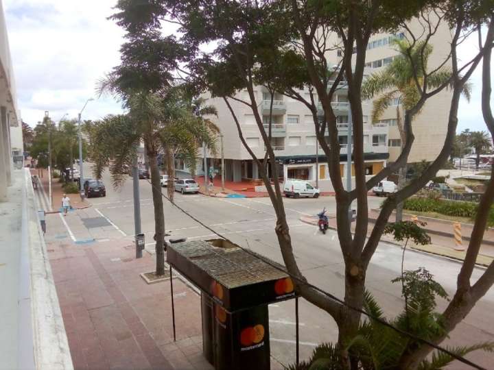 Apartamento en venta en El Estrecho (Calle 17), Punta Del Este