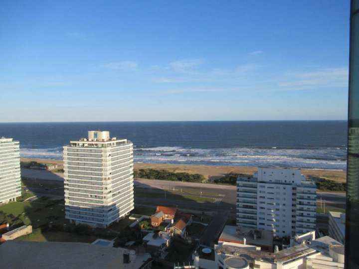 Apartamento en venta en Biarritz, Punta Del Este
