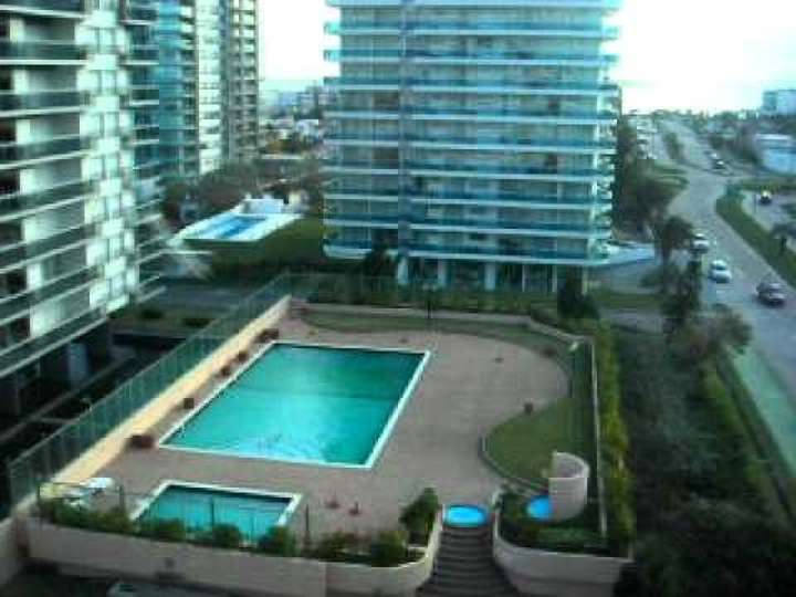 Apartamento en venta en Avenida Chiverta, Punta Del Este