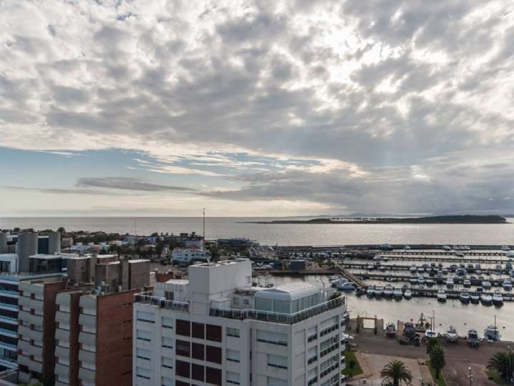 Apartamento en venta en Comodoro Gorlero (Calle 19), Punta Del Este