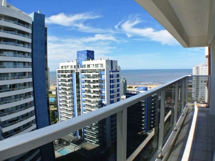Apartamento en venta en Avenida Chiverta, Punta Del Este
