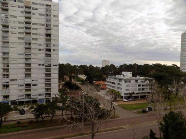 Apartamento en venta en Avenida Franklin Delano Roosevelt, Punta Del Este