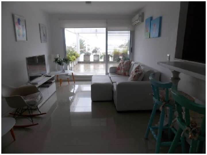 Apartamento en venta en 2 de Febrero (Calle 10), Punta Del Este