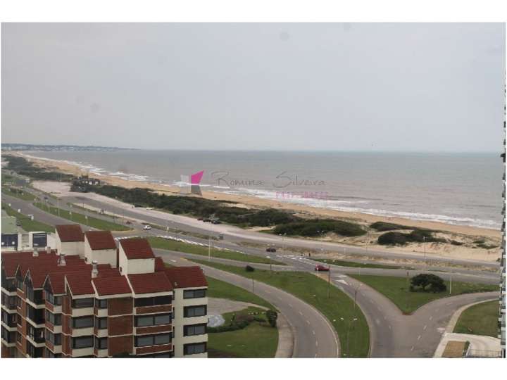 Apartamento en venta en Avenida Chiverta, Punta Del Este