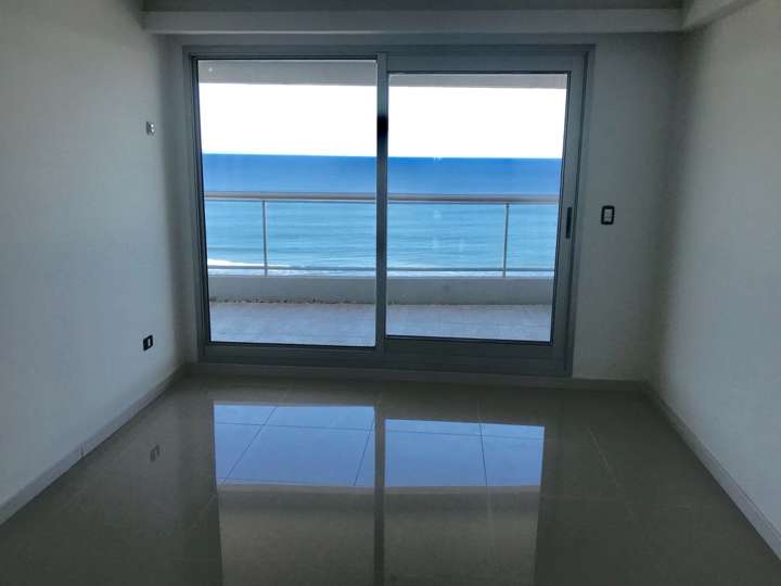 Apartamento en venta en Avenida del Mar, Punta Del Este