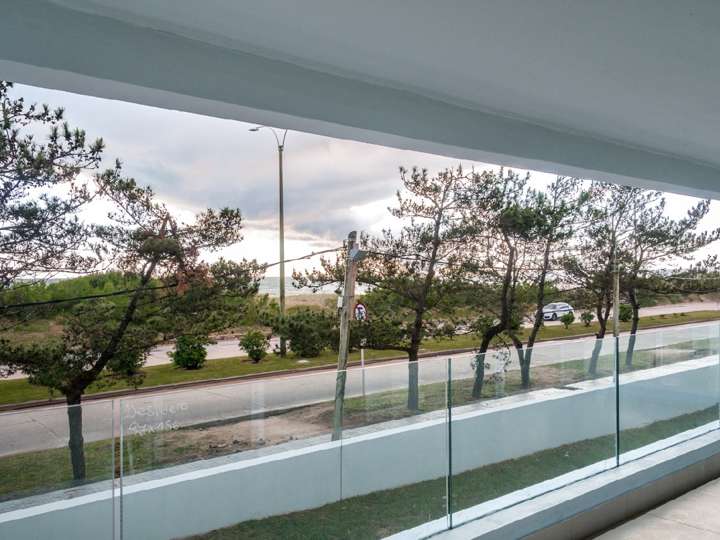 Apartamento en venta en Rambla Doctor Claudio Williman, Maldonado