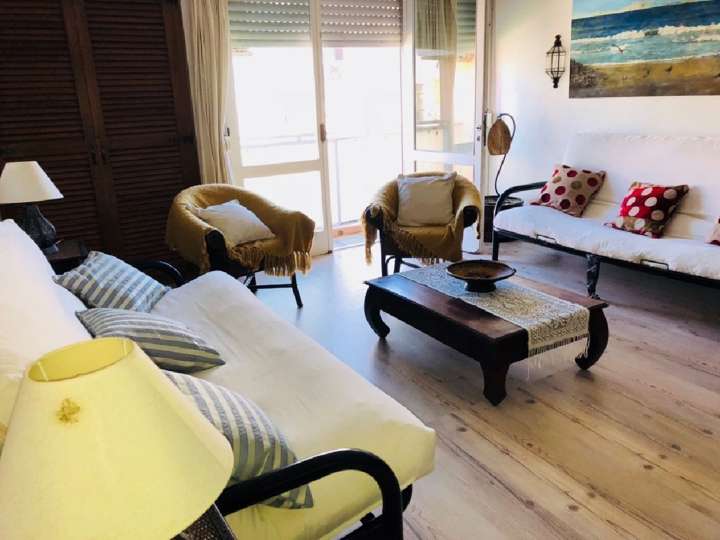 Apartamento en venta en El Mesana (Calle 24), Punta Del Este