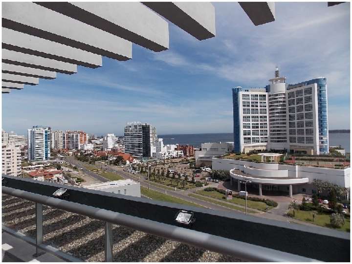 Apartamento en venta en Avenida Francia, Punta Del Este