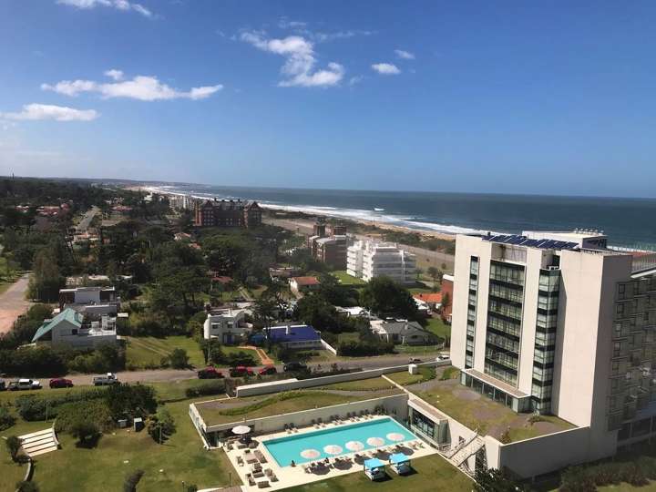 Apartamento en venta en Avenida del Mar, Punta Del Este