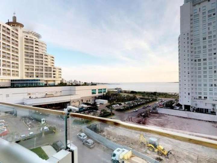 Apartamento en venta en Biarritz, Punta Del Este