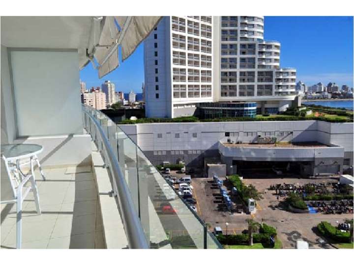 Apartamento en venta en Biarritz, Punta Del Este