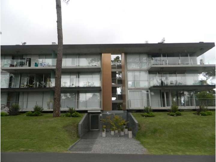 Apartamento en alquiler en Punta Del Este