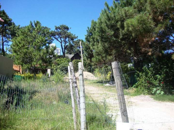 Terreno en venta en Punta Del Este