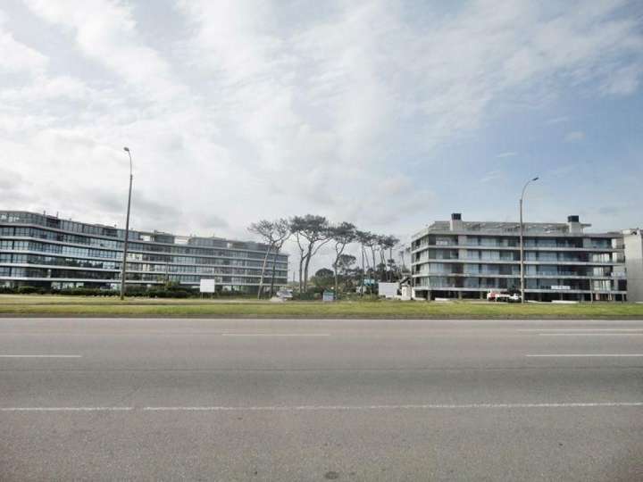 Terreno en venta en Pinares, Maldonado