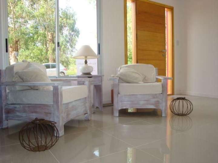 Casa en venta en Carlos Gardel, El Tesoro