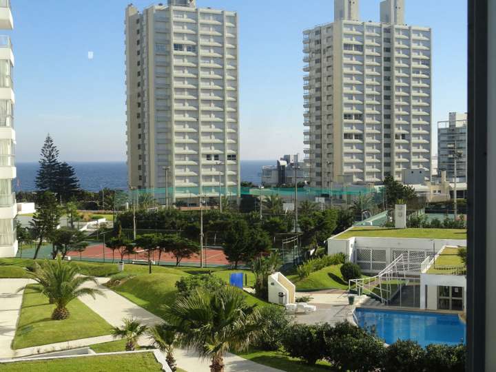 Apartamento en venta en Rambla Doctor Claudio Williman, Maldonado