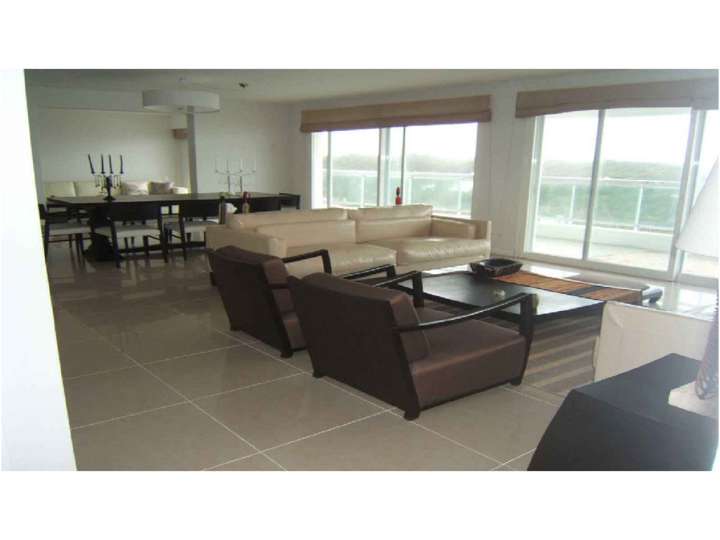 Apartamento en venta en Rambla Doctor Claudio Williman, Maldonado