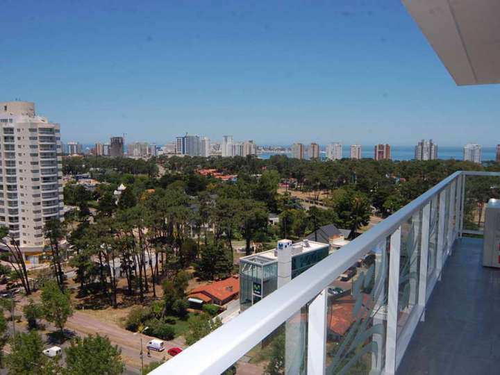 Apartamento en venta en Budapest, Punta Del Este