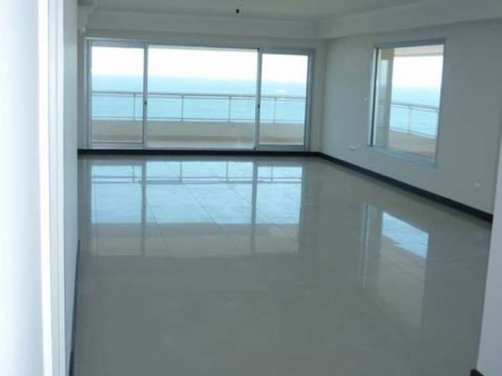 Apartamento en venta en Rambla Lorenzo Batlle Pacheco, Punta Del Este