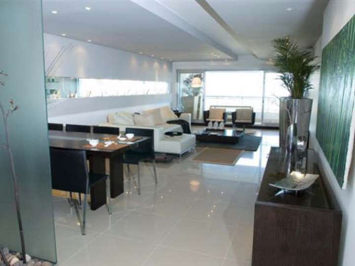 Apartamento en venta en Rambla Lorenzo Batlle Pacheco, Punta Del Este