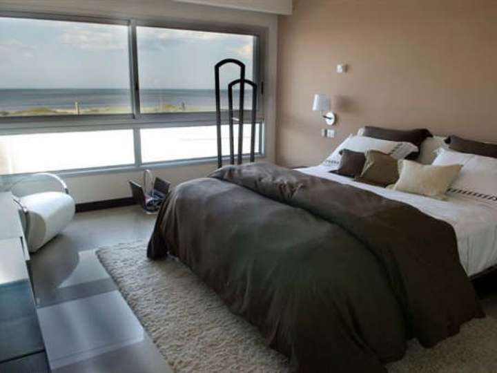 Apartamento en venta en Rambla Lorenzo Batlle Pacheco, Punta Del Este