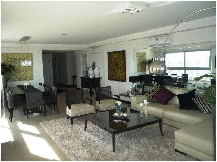 Apartamento en venta en Rambla Lorenzo Batlle Pacheco, Punta Del Este