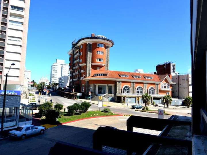 Apartamento en alquiler en Rambla Doctor Claudio Williman, Punta Del Este