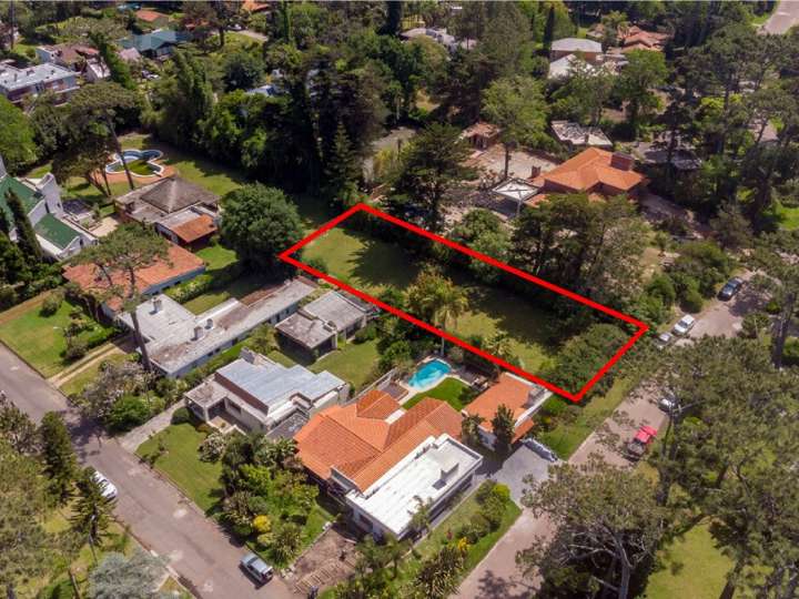 Terreno en venta en Punta Del Este