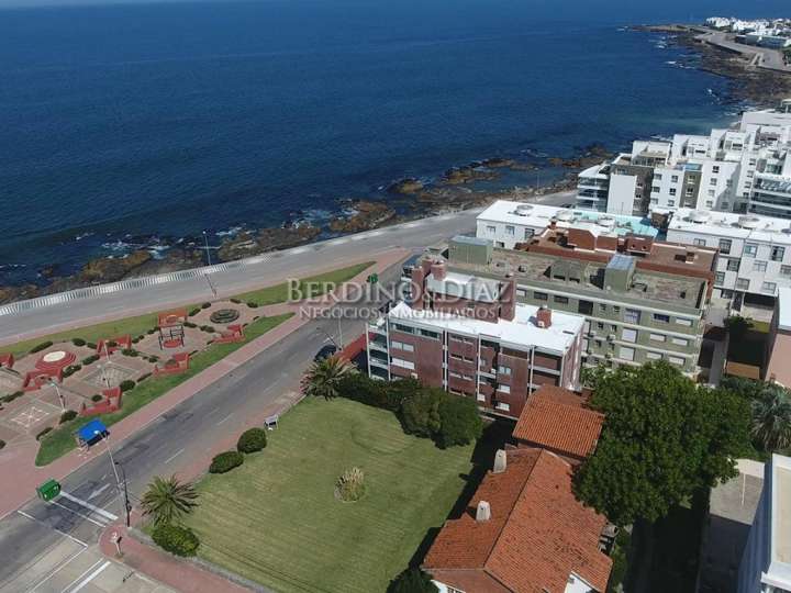 Terreno en venta en Comodoro Gorlero (Calle 19), Punta Del Este