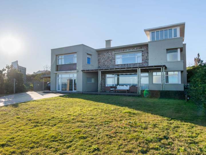 Casa en venta en Pinares, Maldonado