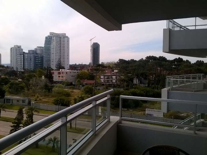 Apartamento en alquiler en Punta Del Este