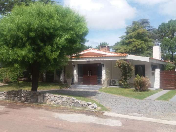 Casa en alquiler en Punta Del Este