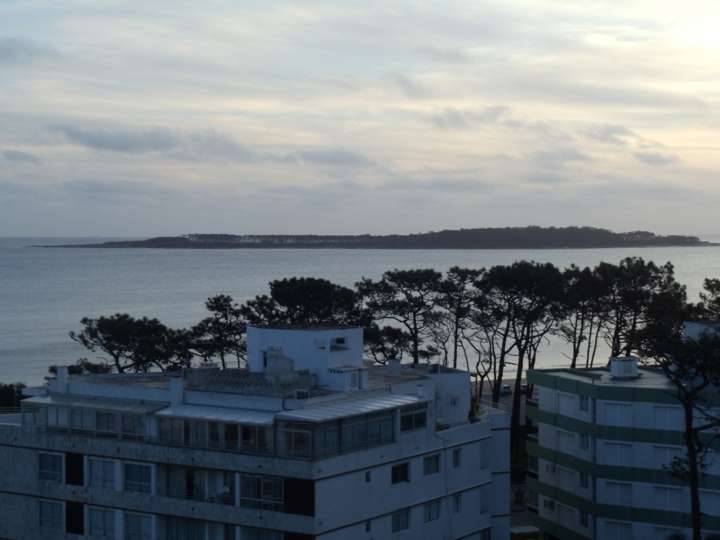 Apartamento en alquiler en Punta Del Este