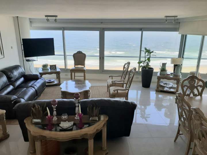 Apartamento en alquiler en Punta Del Este