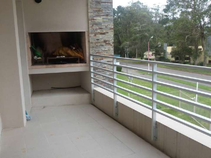 Apartamento en venta en Avenida Orlando Pedragosa Sierra, Punta Del Este