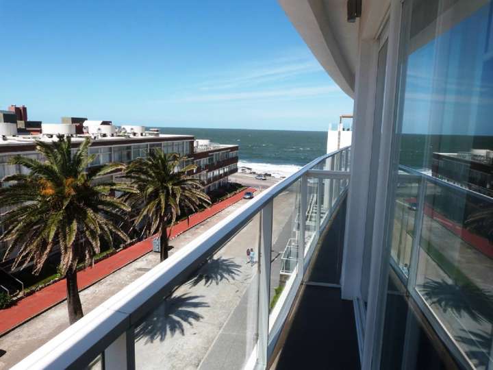 Apartamento en venta en El Estrecho (Calle 17), Punta Del Este