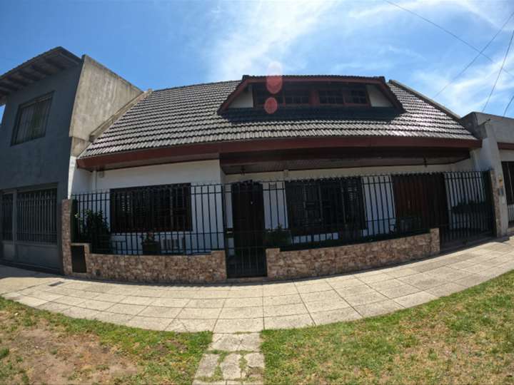Casa en venta en Peribebuy, 2307, Buenos Aires