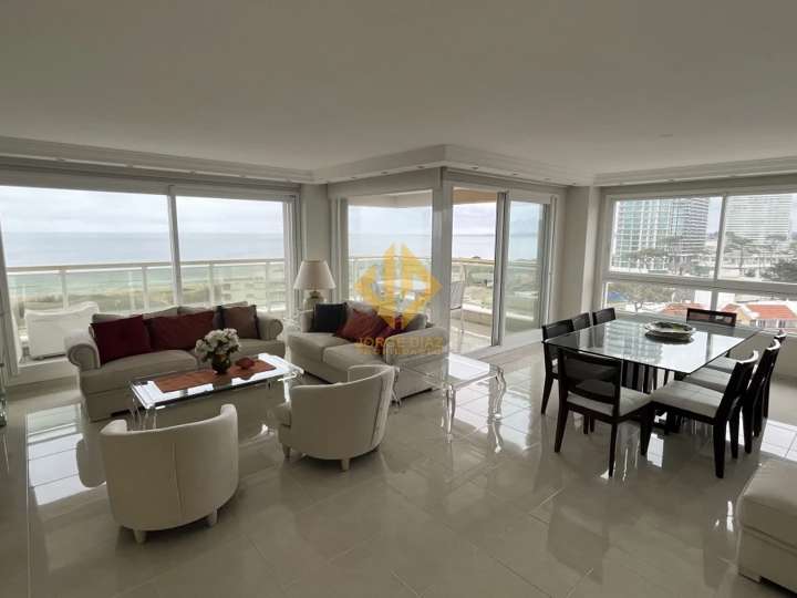 Apartamento en venta en Avenida República Argentina, Maldonado