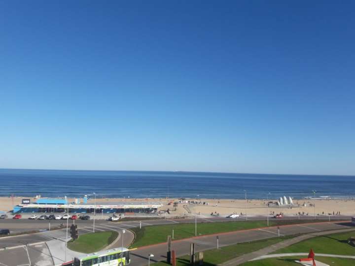 Apartamento en venta en Rambla Lorenzo Batlle Pacheco, Punta Del Este