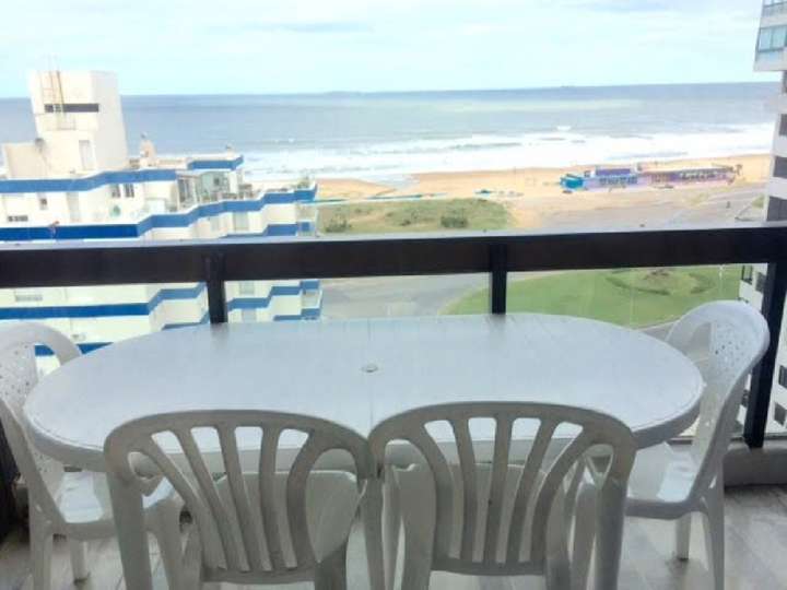 Apartamento en venta en Avenida Francisco Salazar, Maldonado